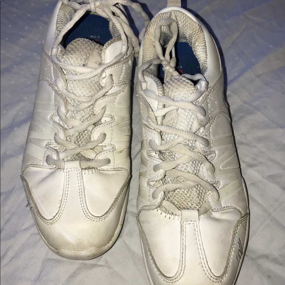 Cheer Shoes - Picture 2 of 2